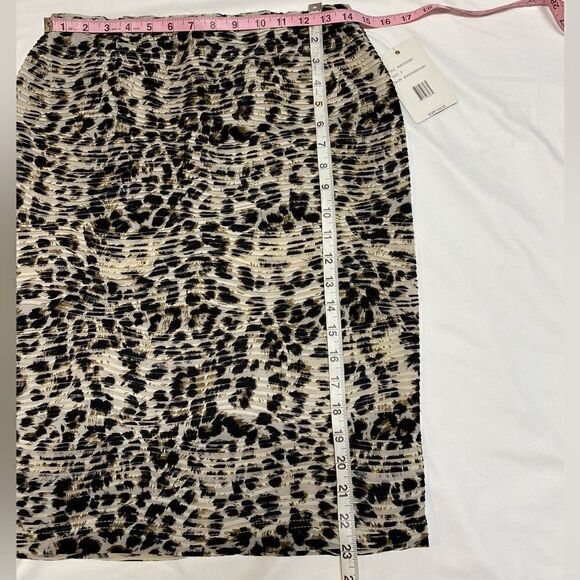 NWT Zac & Rachel Cheetah Print Pencil Skirt - Size Small - Picture 6 of 8